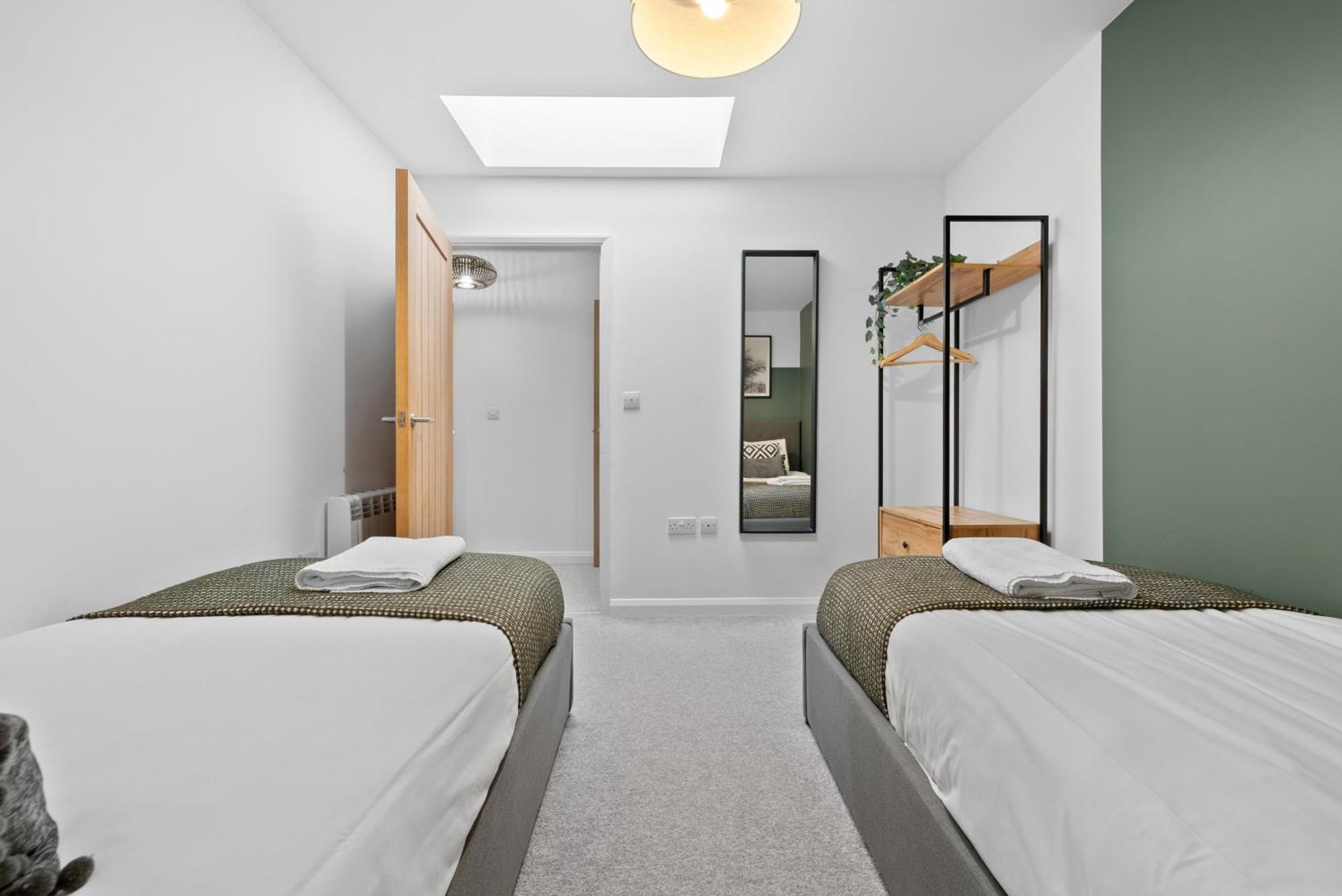 Glevum Lodge - 2 Bedroom Town Centre Apartment Cirencester Exterior photo