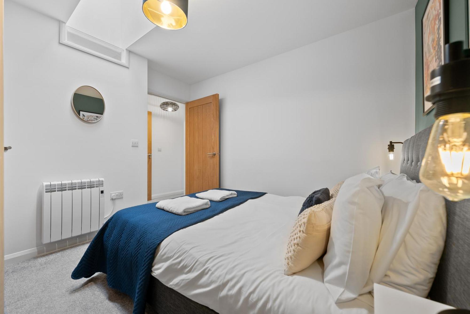 Glevum Lodge - 2 Bedroom Town Centre Apartment Cirencester Exterior photo